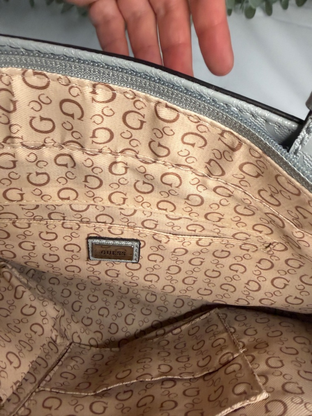 Guess Brantley Tote/Shoulder Bag - Gloss Grey Good Condition - Picture 10 of 12